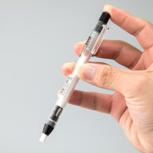 Borrador retráctil E-knock Uni ball